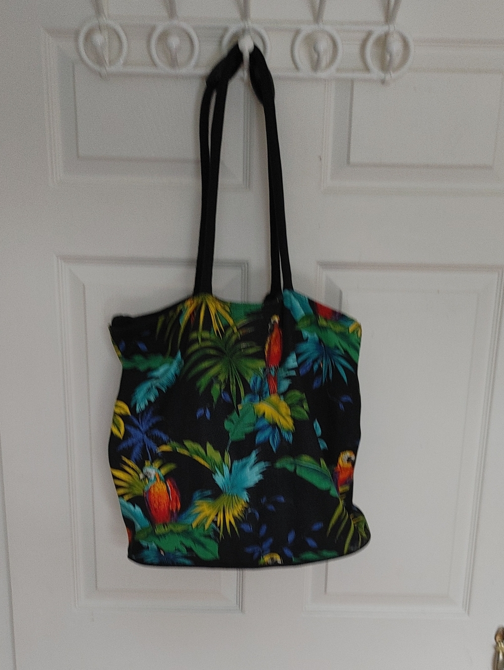 Source Unknown Black Tropical Parrot Print Tote with Multicolor Foliage